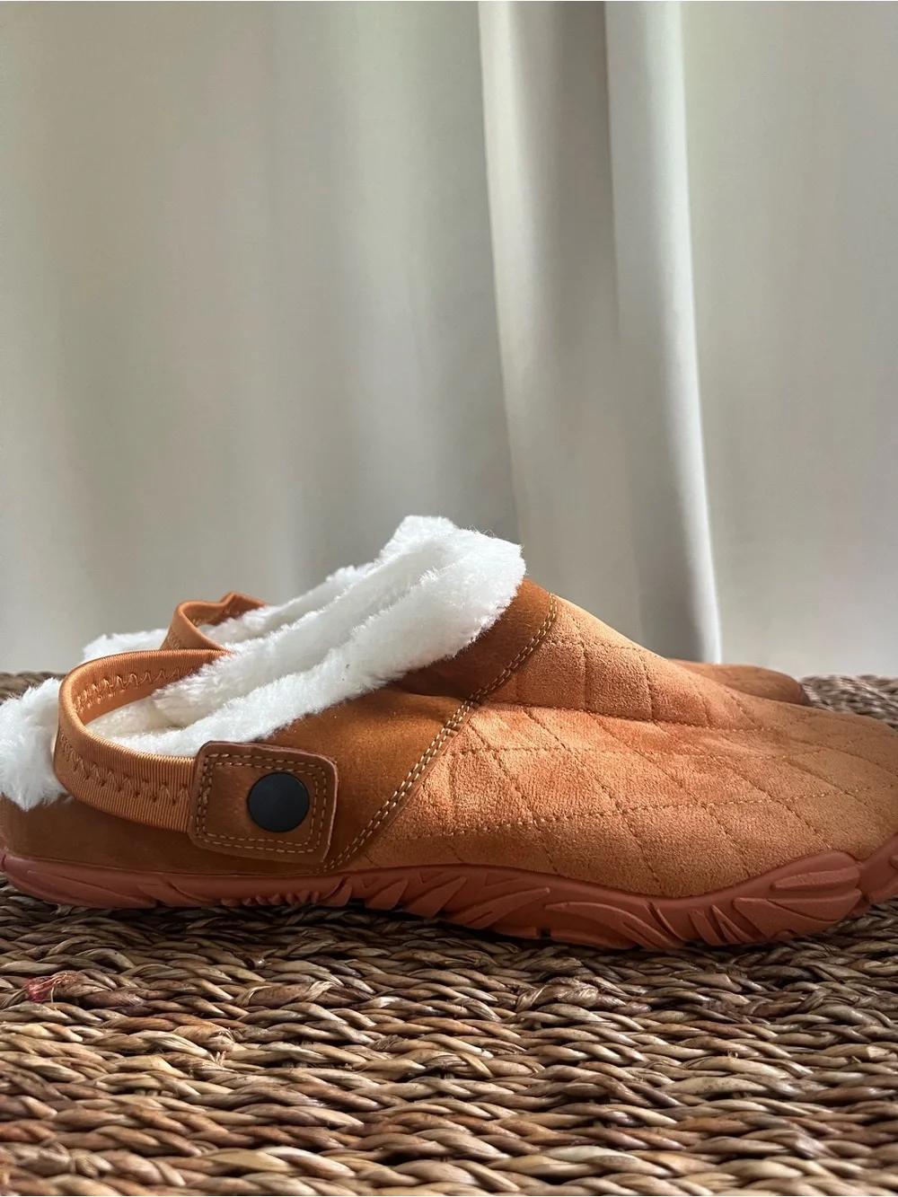 SHEIN Men's Quilted Faux-Suede Slip-On Clog Slippers NWT